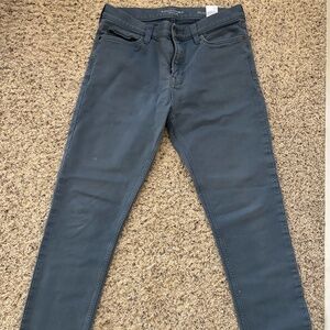 STRAIGHT SLIM FIT TRAVELER PANT